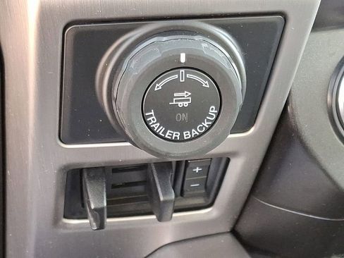 Used 2018 Ford F150 Platinum w/ Equipment Group 701A Luxury image 27