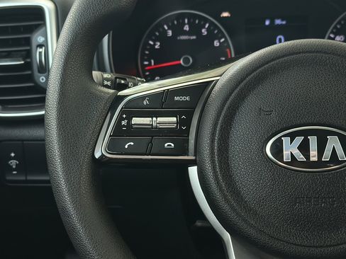 Used 2022 Kia Sportage LX AWD/4WD image 11