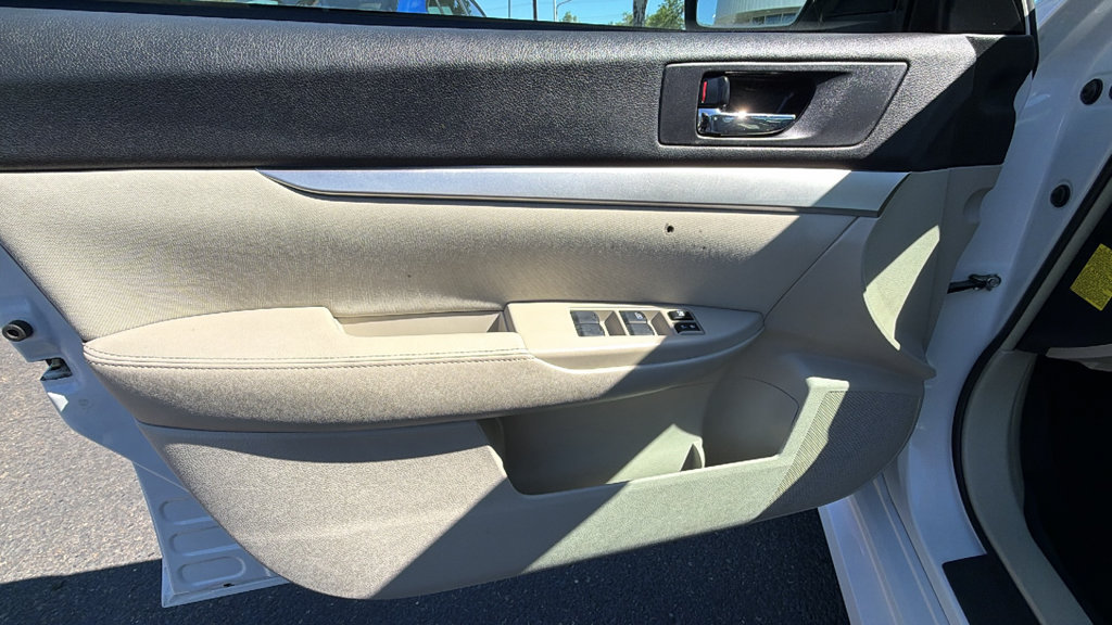 Used 2011 Subaru Legacy 2.5i Premium AWD/4WD image 18