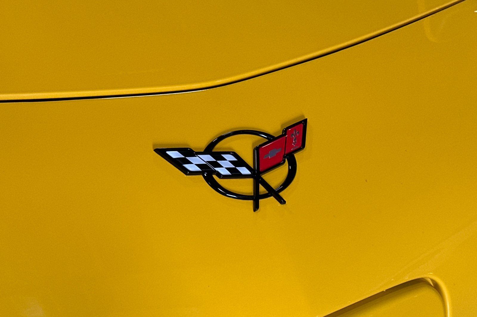 Used 2004 Chevrolet Corvette Z06 w/ Memory Package RWD image 38