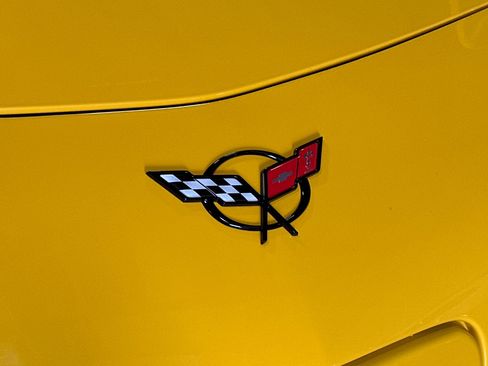 Used 2004 Chevrolet Corvette Z06 w/ Memory Package RWD image 38