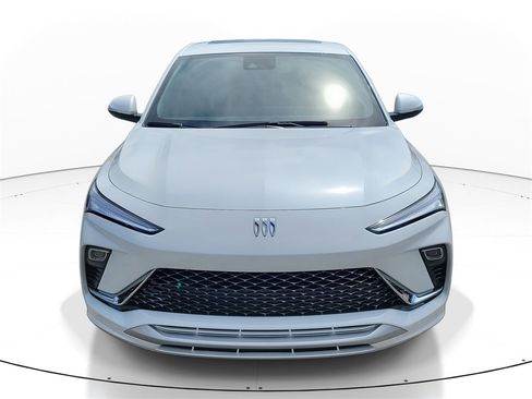 New 2025 Buick Envista Avenir image 2