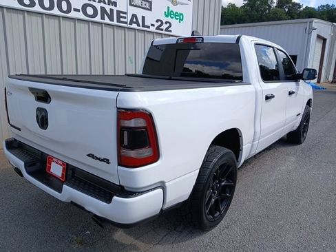 Used 2024 RAM 1500 Laramie AWD/4WD image 3