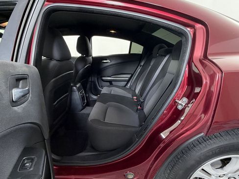 Used 2018 Dodge Charger SXT image 7