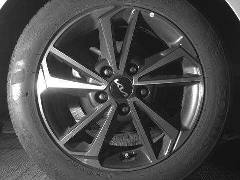 Used 2024 Kia Forte LXS FWD image 20