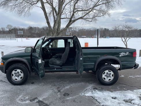 Used 2002 Chevrolet S10 Pickup LS w/ LS Preferred Equipment Group AWD/4WD image 30
