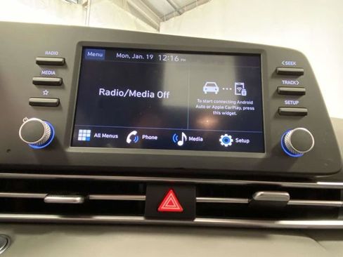 Certified 2025 Hyundai Elantra Sport image 15