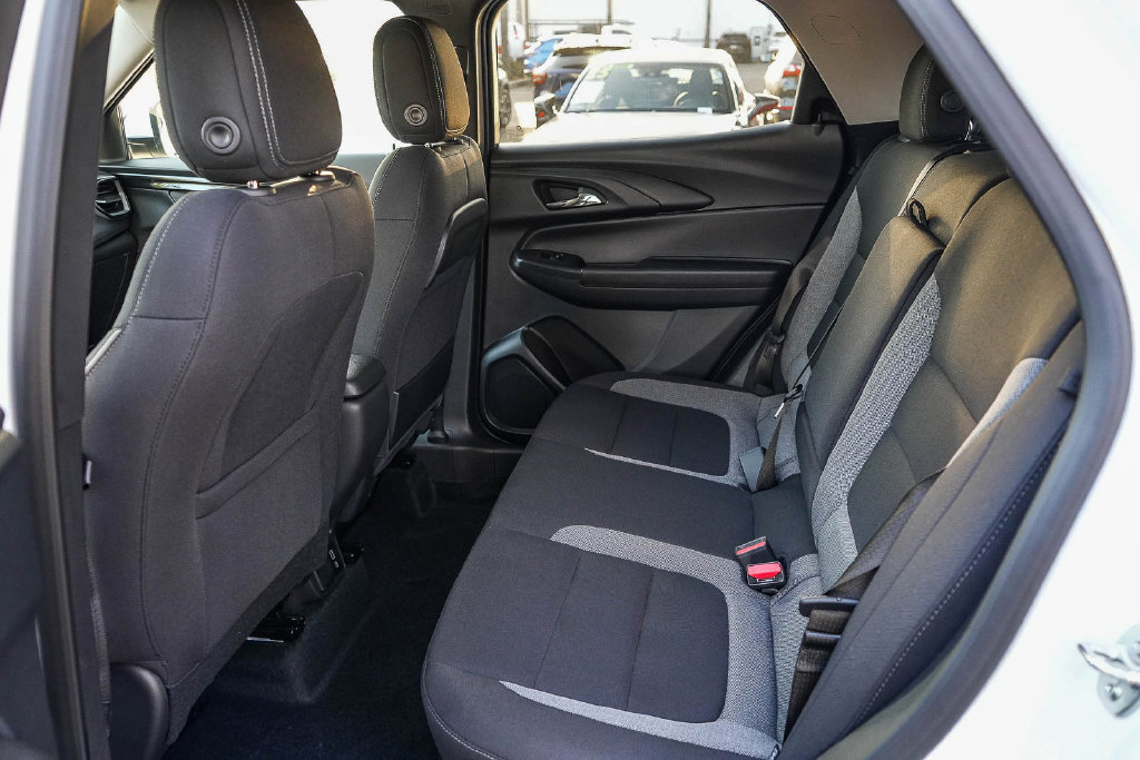 New 2026 Chevrolet TrailBlazer LT w/ Convenience Package FWD image 17