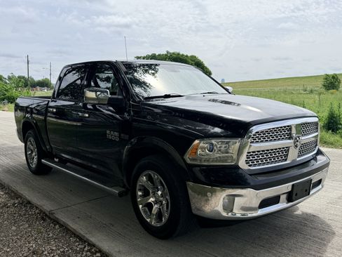 Used 2018 RAM 1500 Laramie RWD image 13