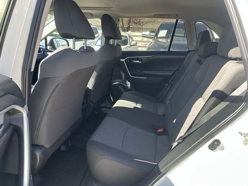 Used 2020 Toyota RAV4 XLE w/ Convenience Package image 6