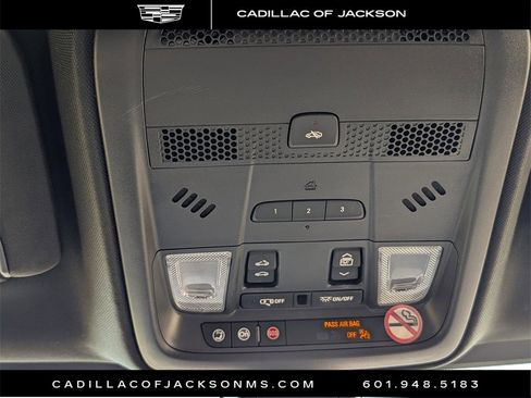 Used 2025 Cadillac XT5 Premium Luxury image 21