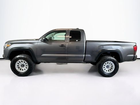 Used 2019 Toyota Tacoma SR w/ SX Package RWD image 8