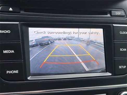 Used 2017 Hyundai Santa Fe Sport image 18