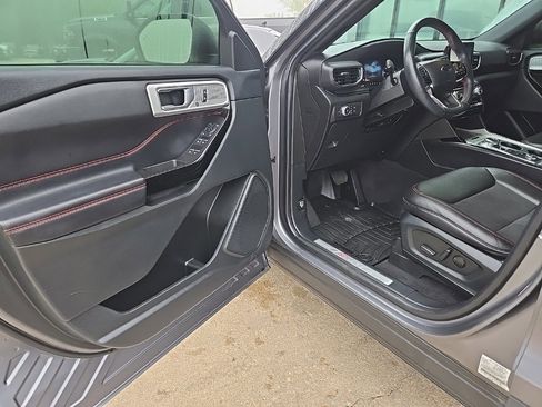 Used 2022 Ford Explorer ST-Line image 28