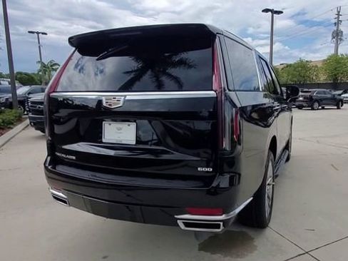 Certified 2021 Cadillac Escalade Premium Luxury image 13
