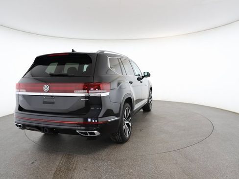 Used 2024 Volkswagen Atlas SEL Premium R-Line image 16