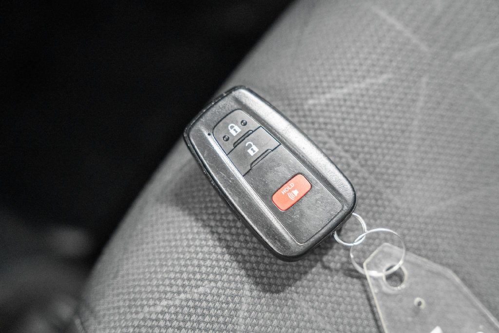 Certified 2025 Toyota RAV4 XLE AWD/4WD image 35