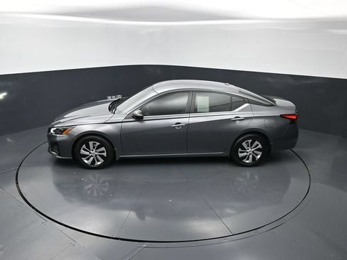 Used 2025 Nissan Altima 2.5 S FWD image 22