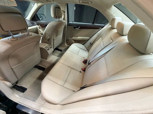 Used 2009 Mercedes-Benz C 300 4MATIC Sedan image 28