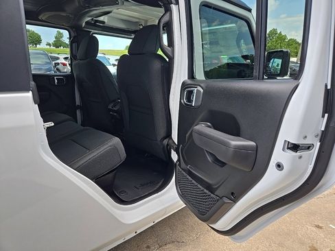 New 2025 Jeep Gladiator Sport image 67