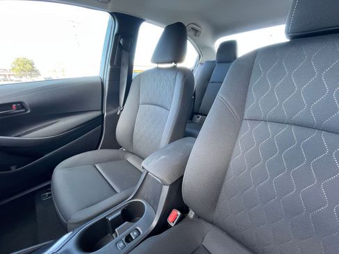 Used 2025 Toyota Corolla LE image 34