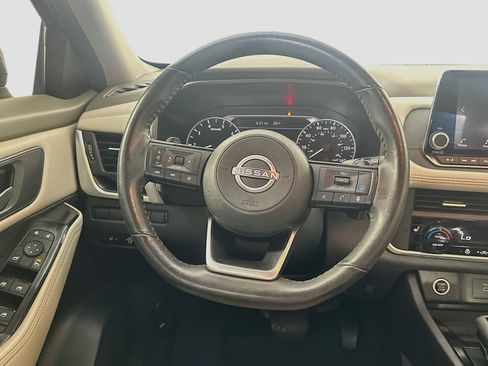 Used 2023 Nissan Rogue SV w/ SV Premium B Package FWD image 18