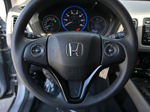 Used 2022 Honda HR-V LX image 17