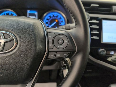 Used 2018 Toyota Camry SE image 40