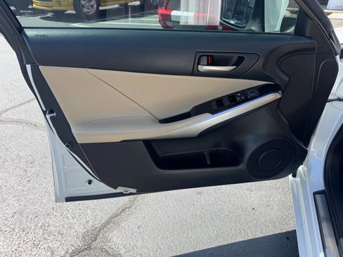 Used 2017 Lexus IS 300 AWD image 14