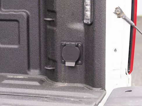 Used 2025 Chevrolet Silverado 1500 High Country w/ Technology Package image 27