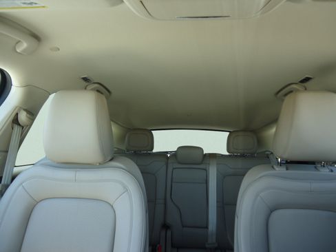 Used 2022 Lincoln Corsair AWD w/ Equipment Group 101A image 28