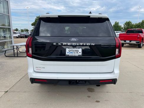 Certified 2025 Ford Expedition Active AWD/4WD image 6