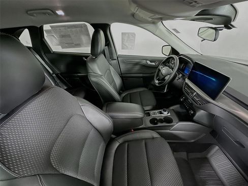 New 2026 Ford Escape SE FWD image 27