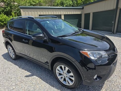Used 2014 Toyota RAV4 Limited w/ Technology Package AWD/4WD image 10