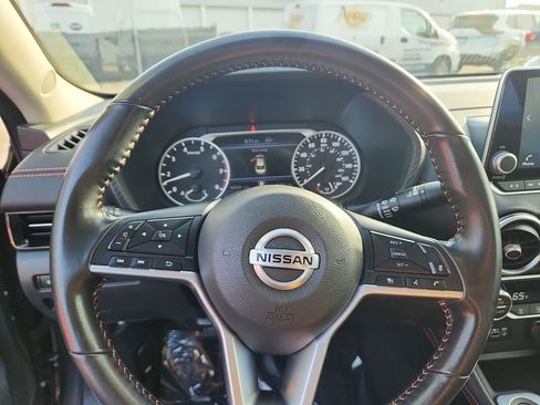 Certified 2022 Nissan Sentra SR w/ Midnight Edition image 19