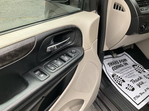 Used 2015 Dodge Grand Caravan SXT image 20