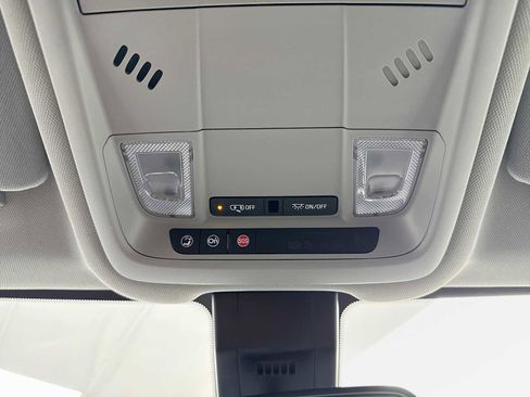 Used 2022 Chevrolet Equinox LT image 25