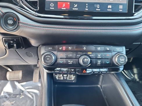 Used 2024 Dodge Durango GT image 12