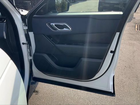 Certified 2026 Land Rover Range Rover Velar Dynamic SE AWD/4WD image 22
