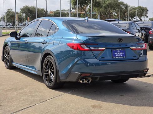 Used 2025 Toyota Camry SE FWD image 7