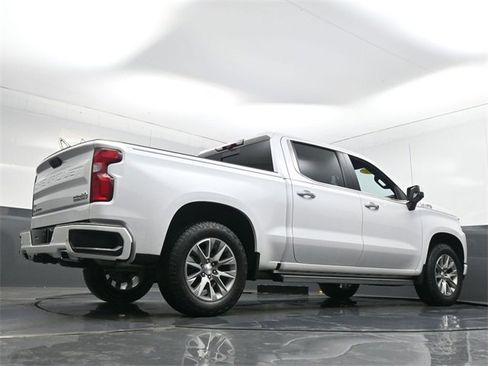 Used 2020 Chevrolet Silverado 1500 High Country w/ Technology Package image 32