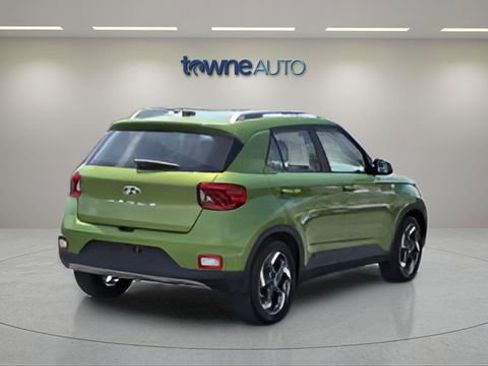 Used 2023 Hyundai Venue SEL FWD image 5