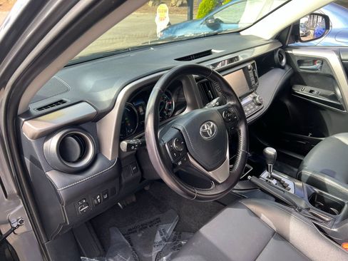 Used 2016 Toyota RAV4 Limited image 25