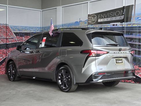 Certified 2026 Toyota Sienna XSE FWD image 6