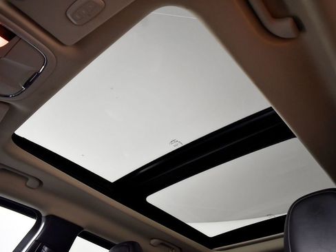 Used 2017 Jeep Cherokee Trailhawk w/ Comfort/Convenience Group image 59