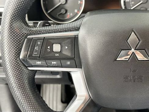 Used 2022 Mitsubishi Outlander SE AWD/4WD image 21