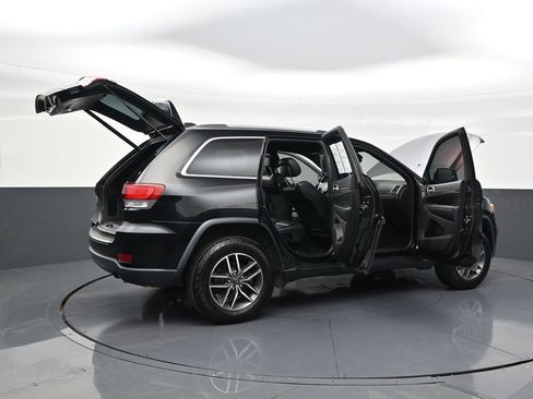 Used 2021 Jeep Grand Cherokee Limited w/ Luxury Group II image 29