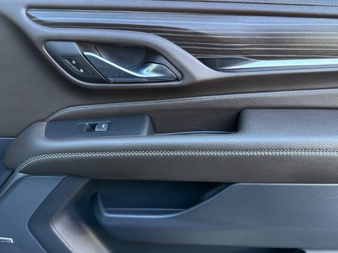 Used 2024 GMC Yukon XL Denali w/ Denali Reserve Package image 24