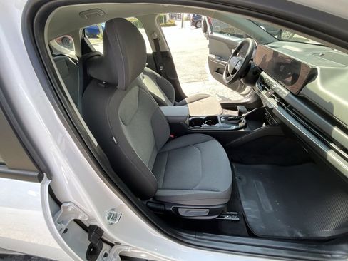 Used 2025 Kia K4 LXS image 30