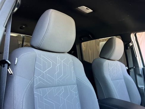 Used 2018 Toyota Tacoma TRD Sport AWD/4WD image 18
